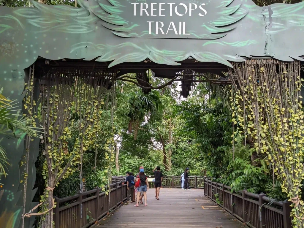 シンガポール動物園のツリー・トップ・トレイルの入り口